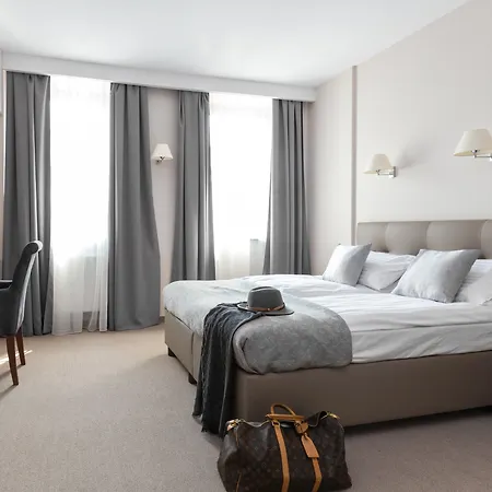 מלון Grottger Luxury Boutique 4*