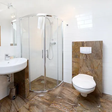 מלון Grottger Luxury Boutique 4*